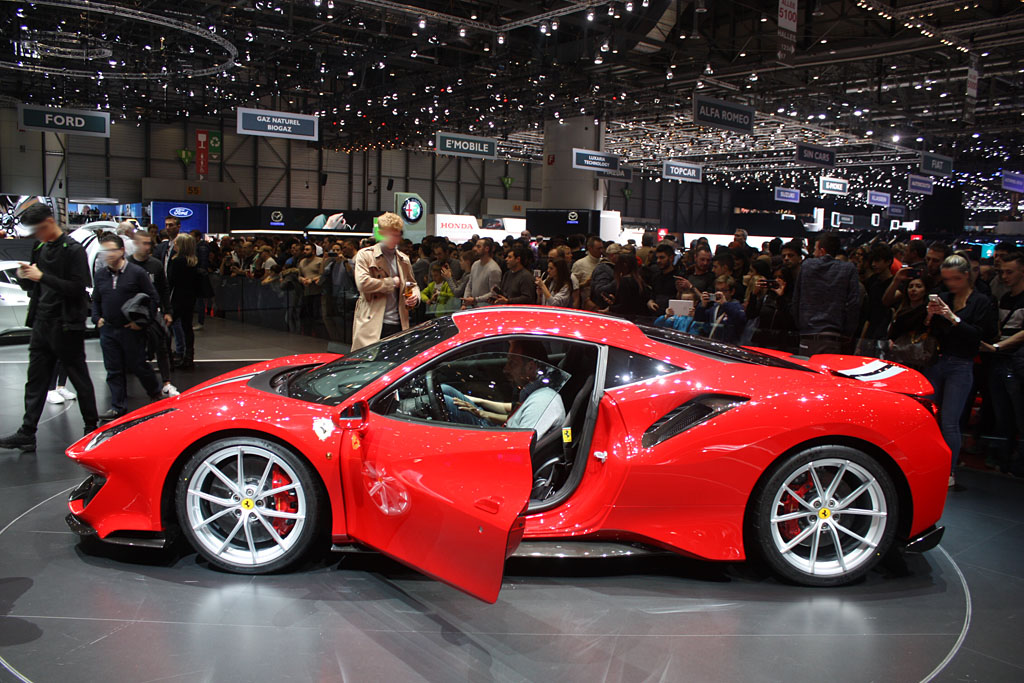 Ferrari-488-Pista-Rosso-Side.jpg