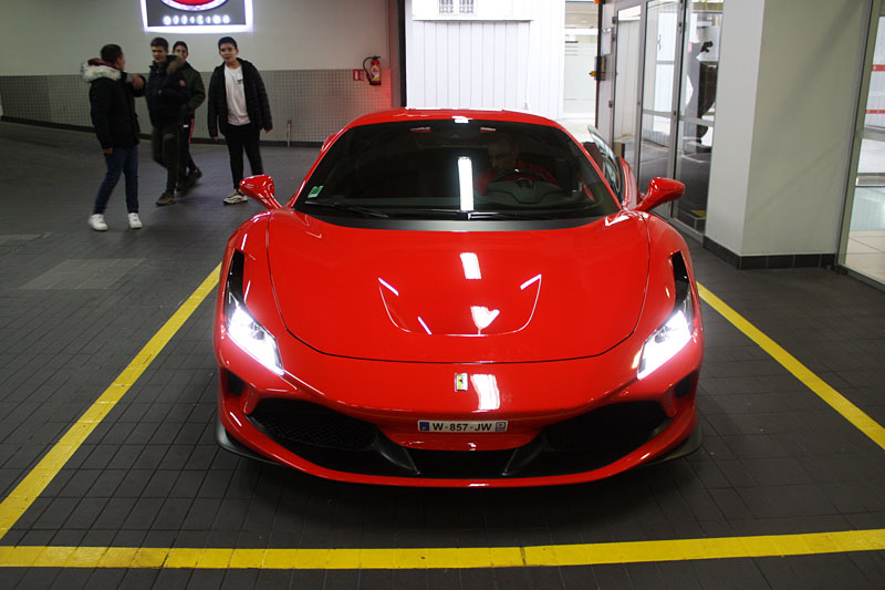 Ferrari F8 Tributo Premier Essai En Concession Ferrari